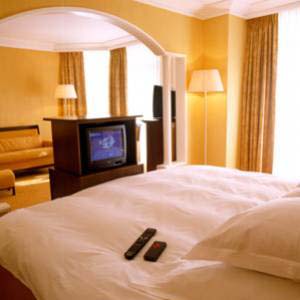 Superior double or twin with city view, and private facilities (bath and shower)